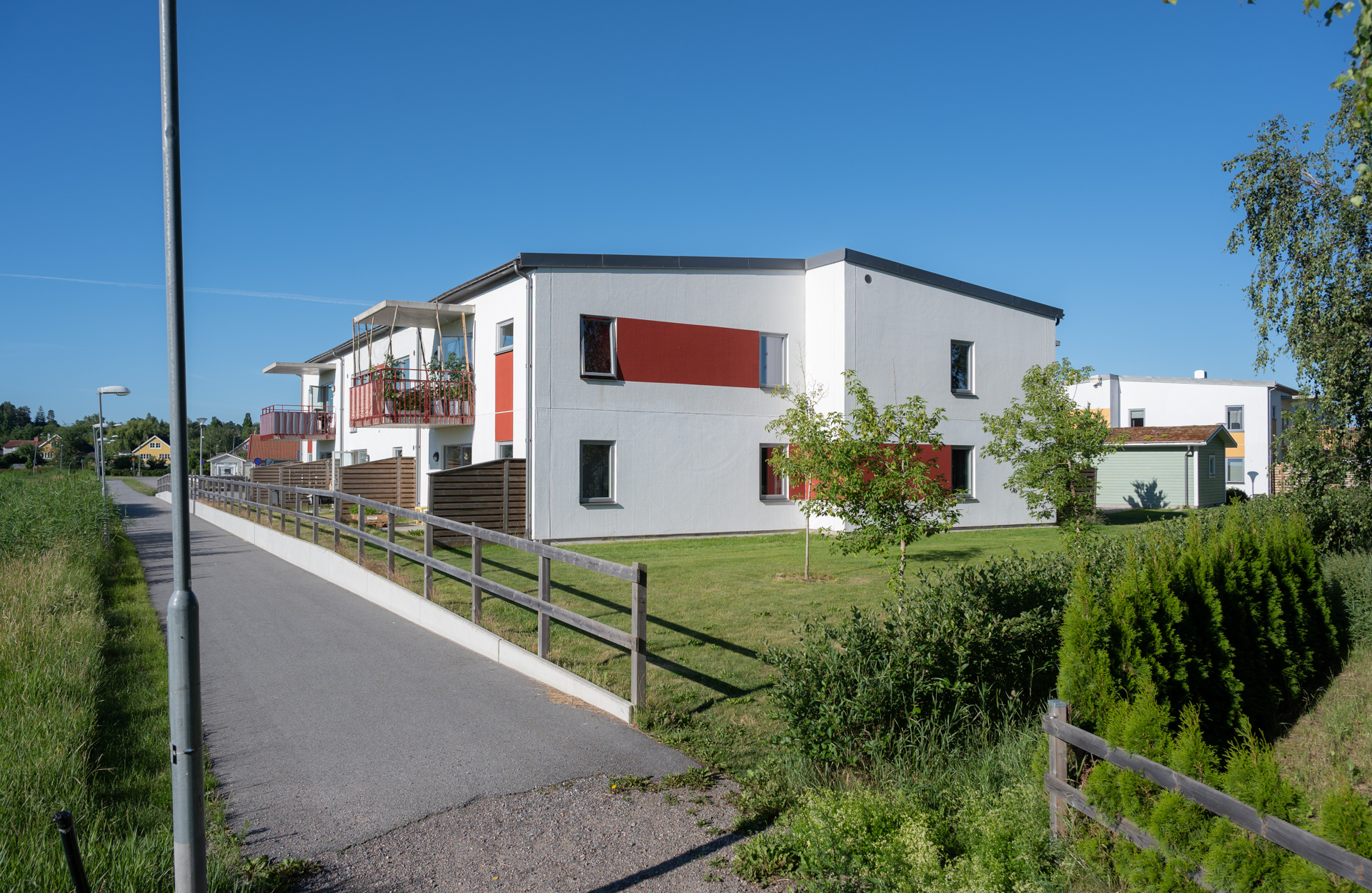 åkervägen byggnad med staket